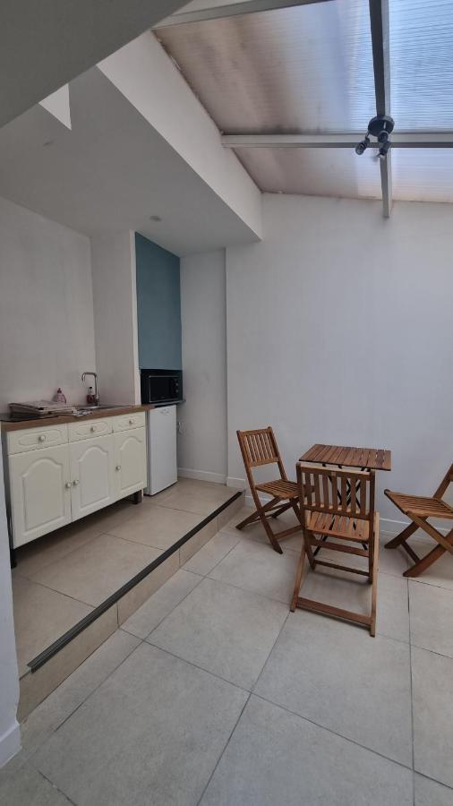 Appartement Calme Centre Ville A 80M Des Halles Narbonne Exterior photo